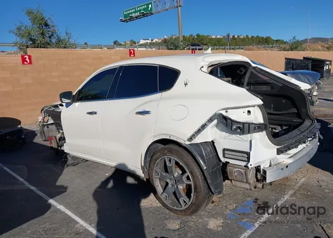 2022 Maserati Levante Modena z USA, uszkodzony, nr VIN ZN661YUM3NX406824